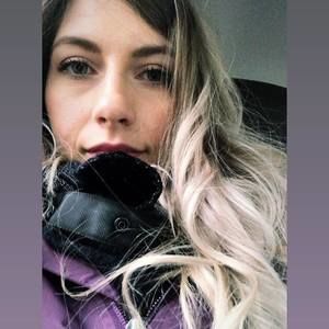 Meet your Posher, Courtney